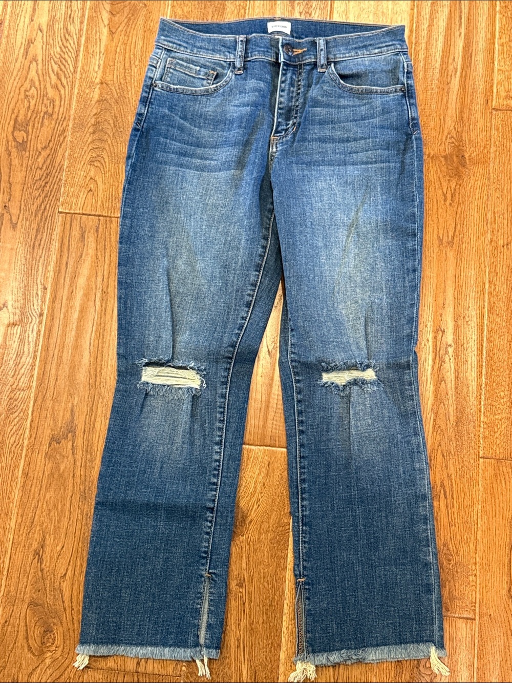 Sneak Peek Mid Rise cropped jeans
